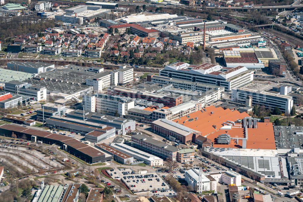 Aerial photograph Stuttgart - Production halls on the vehicle construction site of Robert Bosch GmbH Feuerbach on Wernerstrasse in the district Siegelberg in Stuttgart in the state Baden-Wurttemberg, Germany