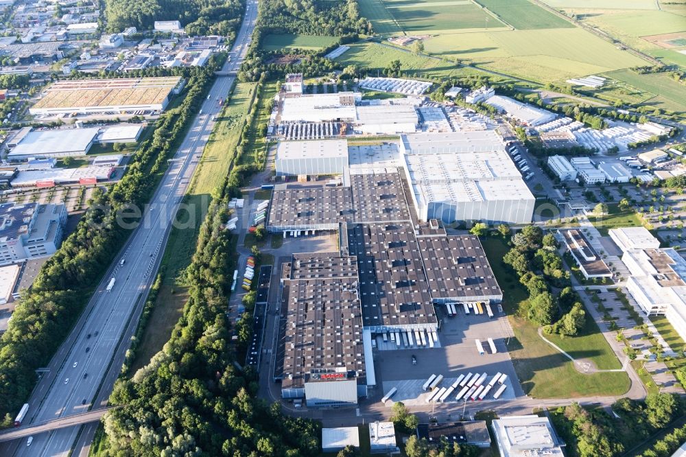 Karlsruhe from the bird's eye view: Buildings and production halls on the vehicle construction site Robert Bosch GmbH Auf of Breit in the district Durlach in Karlsruhe in the state Baden-Wurttemberg, Germany