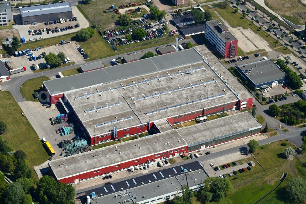 Aerial photograph Berlin - Buildings and production halls on the vehicle construction site Walter Automobiltechnik GmbH on Boxberger Strasse in the district Marzahn in Berlin, Germany