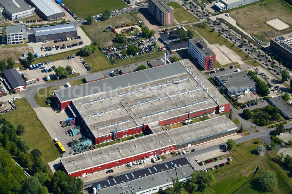 Berlin from the bird's eye view: Buildings and production halls on the vehicle construction site Walter Automobiltechnik GmbH on Boxberger Strasse in the district Marzahn in Berlin, Germany
