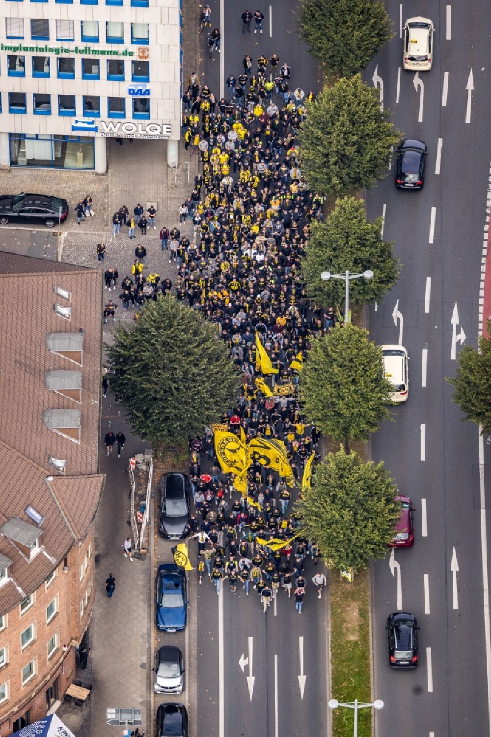Aerial image Dortmund - Participants - fans of the BVB football club on their way to the football match on the corner of Poststrasse and Hohe Strasse in Dortmund at Ruhrgebiet in the state North Rhine-Westphalia, Germany