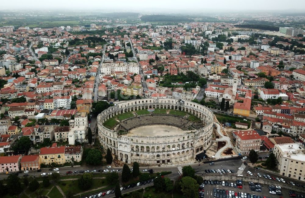 Aerial photograph Pula - Facade of the monument Amphitheater Pula - Amfiteatar u Puli in Pula in Istirien - Istarska zupanija, Croatia