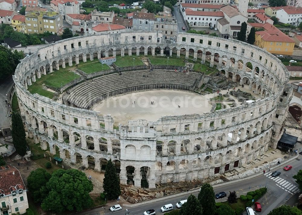 Aerial photograph Pula - Facade of the monument Amphitheater Pula - Amfiteatar u Puli in Pula in Istirien - Istarska zupanija, Croatia