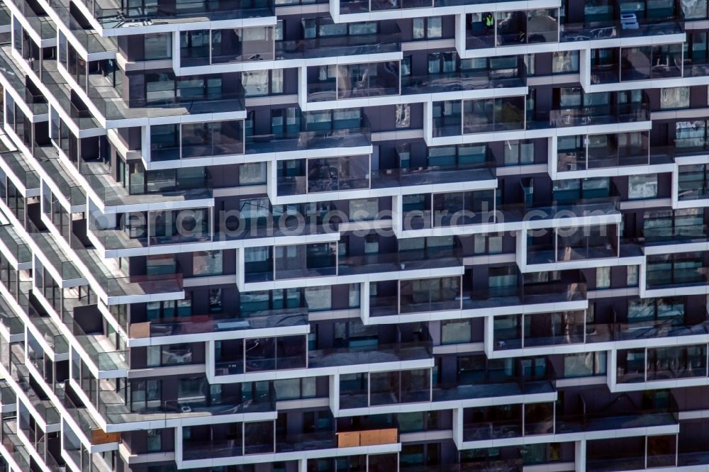Aerial image Frankfurt am Main - Facade of the high-rise building in the residential area ONE FORTY WEST on the Senckenberganlage in the district Westend in Frankfurt in the state Hesse, Germany