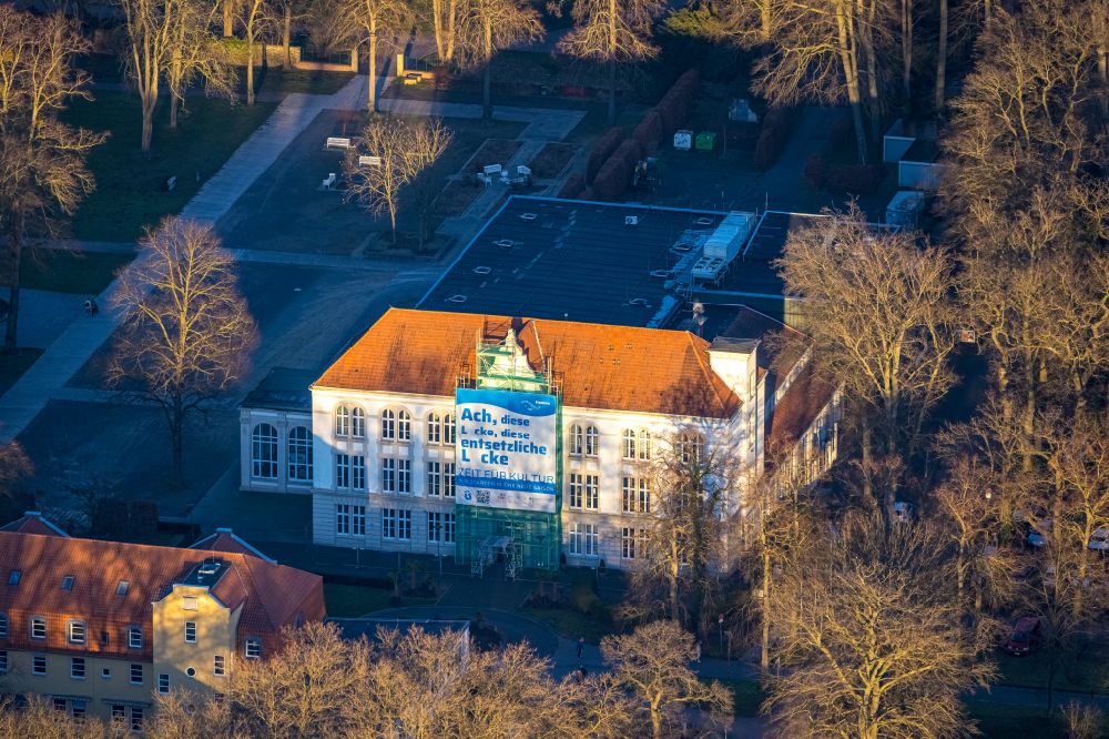 Aerial image Hamm - Facade renovation on the Kurhaus building Kurhaus Bad Hamm on the street Ostenallee in Hamm in the Ruhr area in the state of North Rhine-Westphalia, Germany