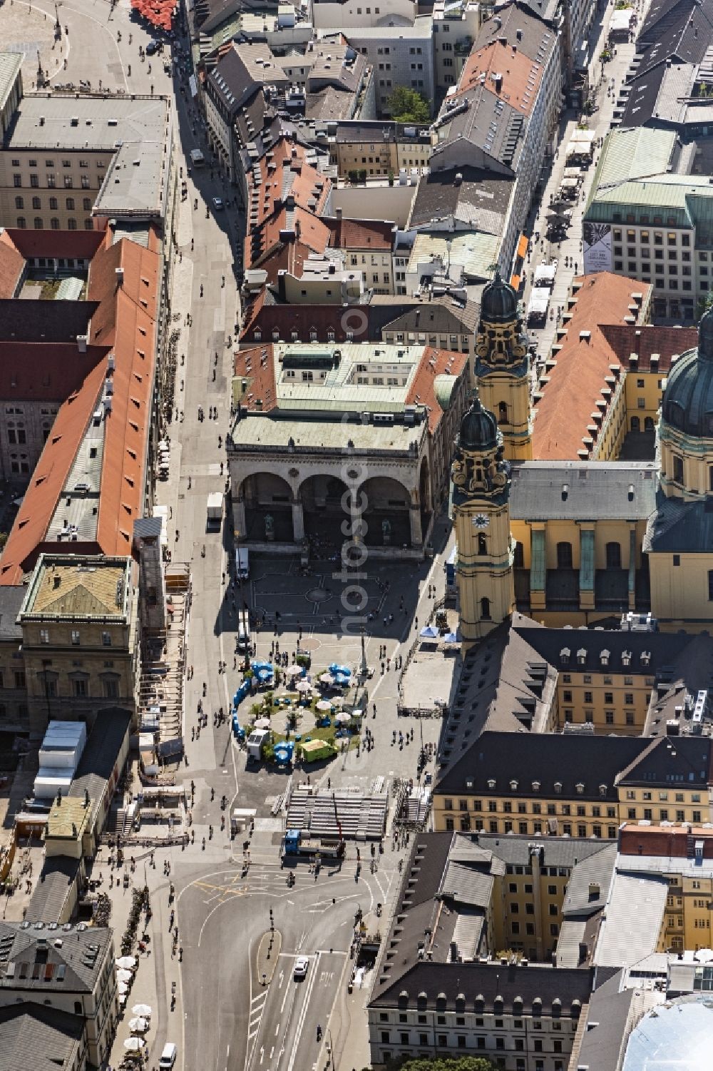 München from the bird's eye view: Feldherrnhalle and Theatine Church of St. Cajetan on the square Odeonsplatz in the Maxvorstadt part of Munich in the state of Bavaria. The Feldherrnhalle ( Field Marshals' Hall) is a monumental loggia on the southern edge of the square. Next to it is the catholic church, a former court and royal church of the Theatine Order. With its two towers in the italian late baroque style, it is part of the Odeon's Square complex of buildings and landmarks