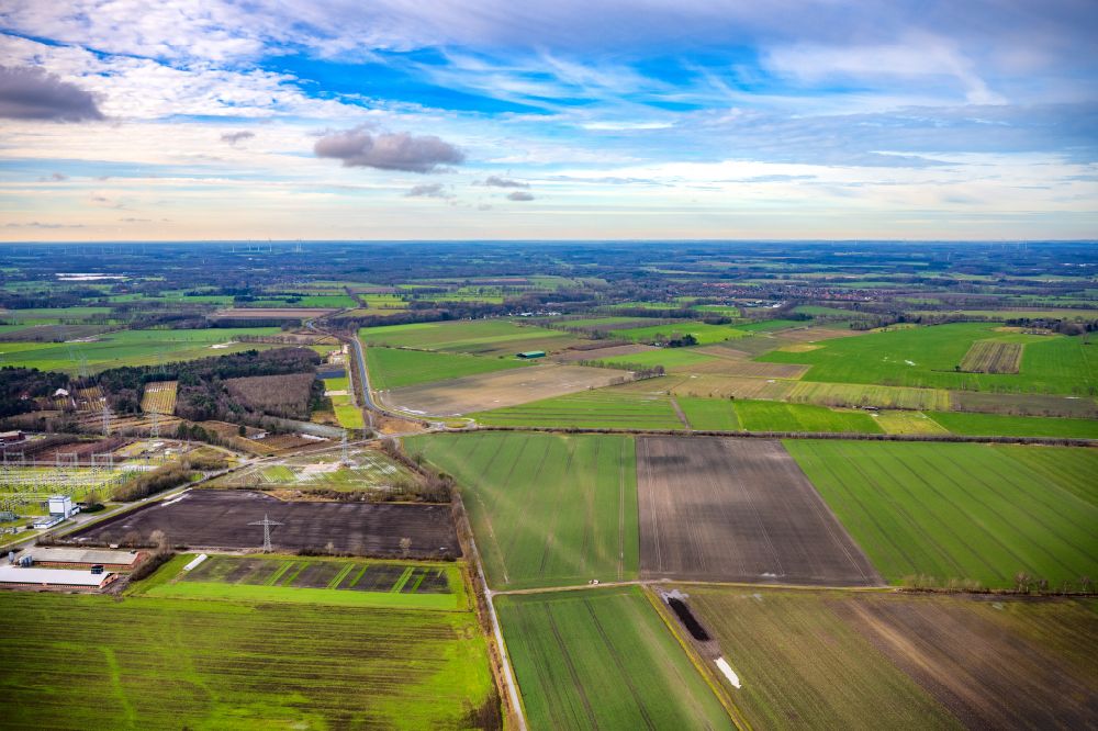 Agathenburg from above - Agricultural fields as planning area and development area fuer den Surfpark Stade in Agathenburg in the state Lower Saxony, Germany