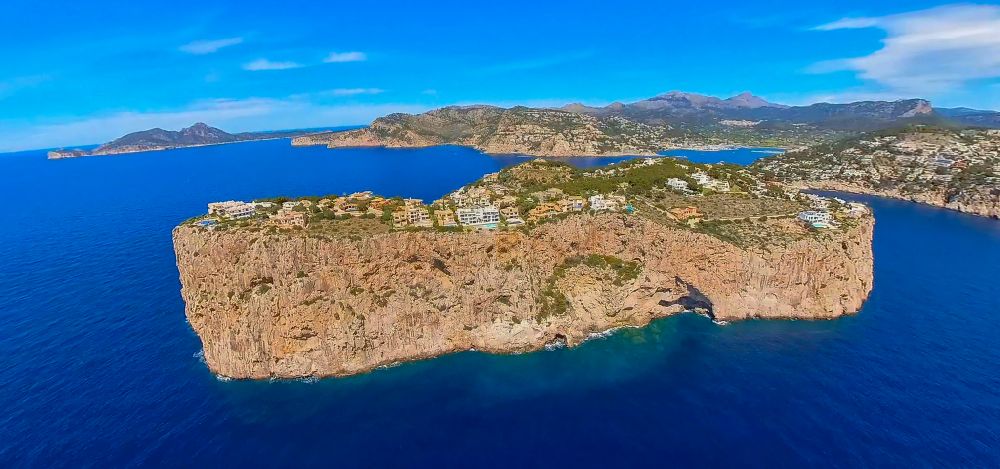 Andratx from the bird's eye view: Holiday home complex on the Mola Peninsula and Mirador de la Mola near Andratx in the Balearic Island of Mallorca, Spain