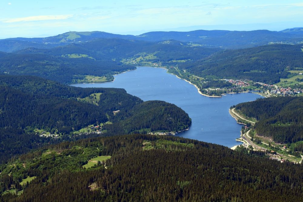 Aerial photograph Schluchsee - Riparian areas on the lake Schluchsees in the landscape of the Black Forest in Schluchsee in the state Baden-Wuerttemberg, Germany