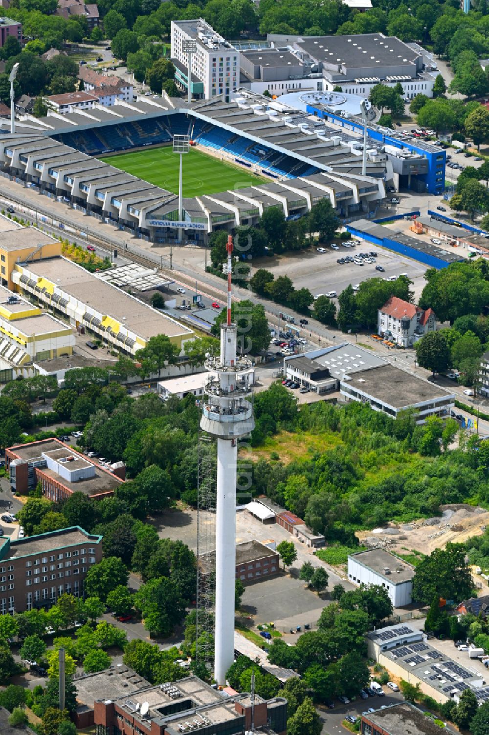 Aerial image Bochum - Steel mast funkturm and transmission system as basic network transmitter on street Karl-Lange-Strasse in the district Innenstadt in Bochum at Ruhrgebiet in the state North Rhine-Westphalia, Germany