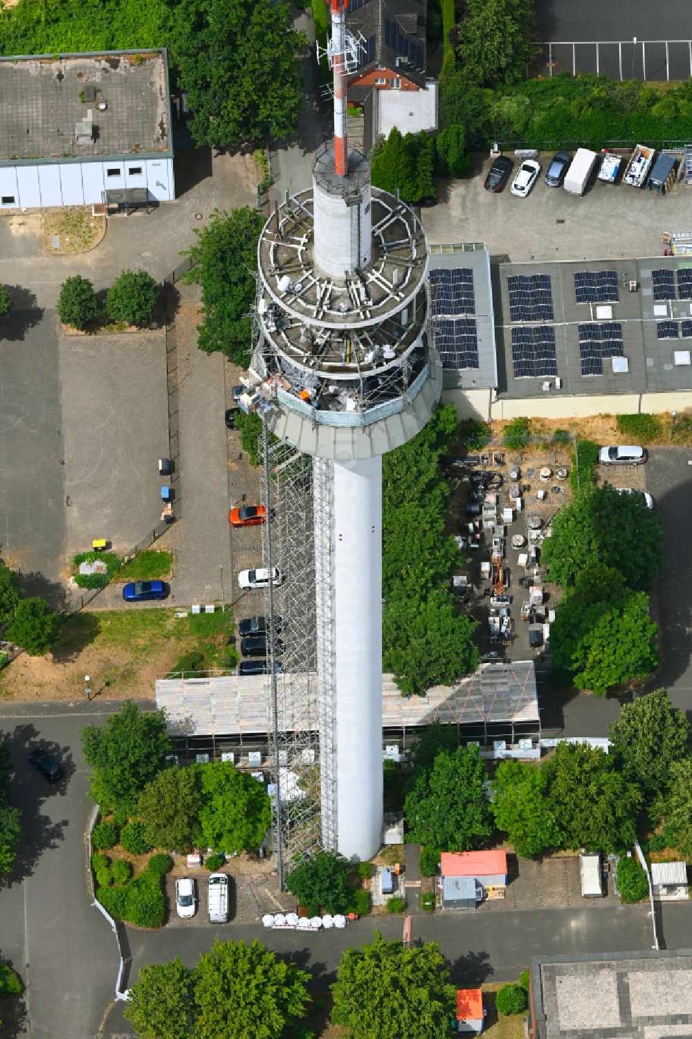 Aerial photograph Bochum - Steel mast funkturm and transmission system as basic network transmitter on street Karl-Lange-Strasse in the district Innenstadt in Bochum at Ruhrgebiet in the state North Rhine-Westphalia, Germany