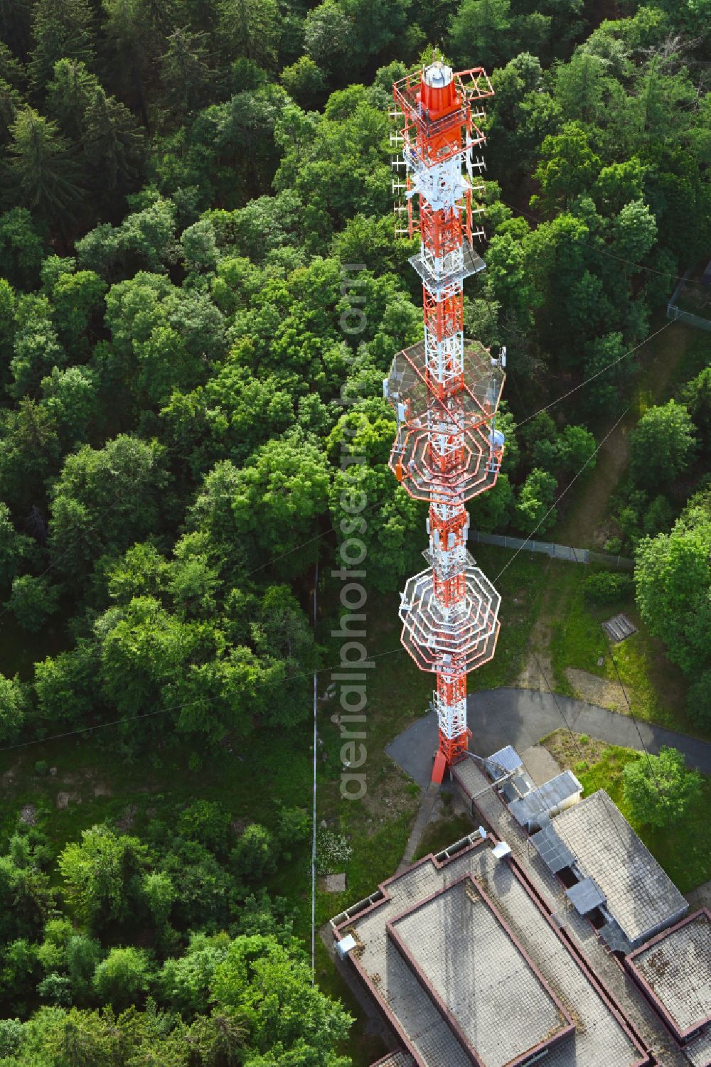 Aerial photograph Zell im Fichtelgebirge - Steel mast funkturm and transmission system as basic network transmitter Sender Grosser Waldstein in Zell im Fichtelgebirge in the state Bavaria, Germany