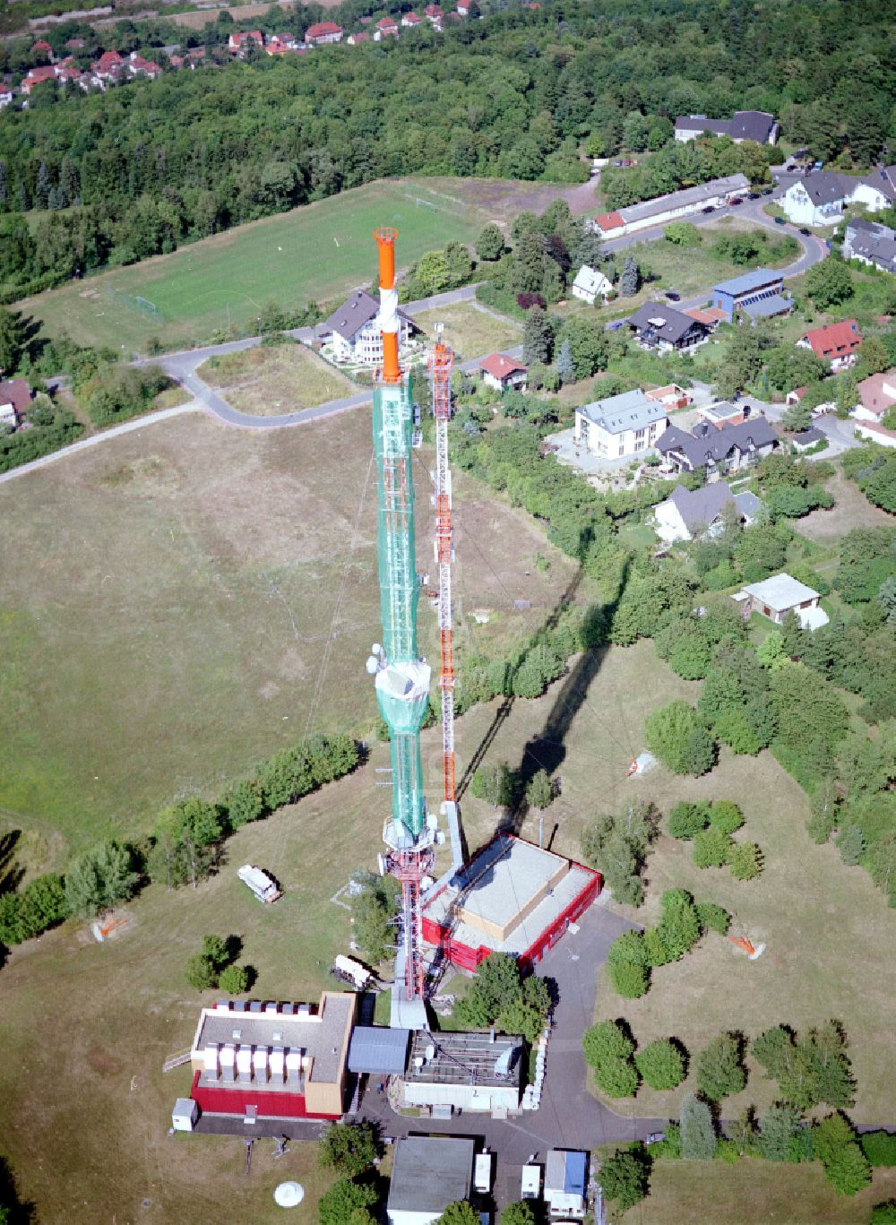 Aerial photograph Würzburg - Steel mast funkturm and transmission system as basic network transmitter Sendeturm Wuerzburg-Frankenwarte on street Spechtweg in the district Steinbachtal in Wuerzburg in the state Bavaria, Germany