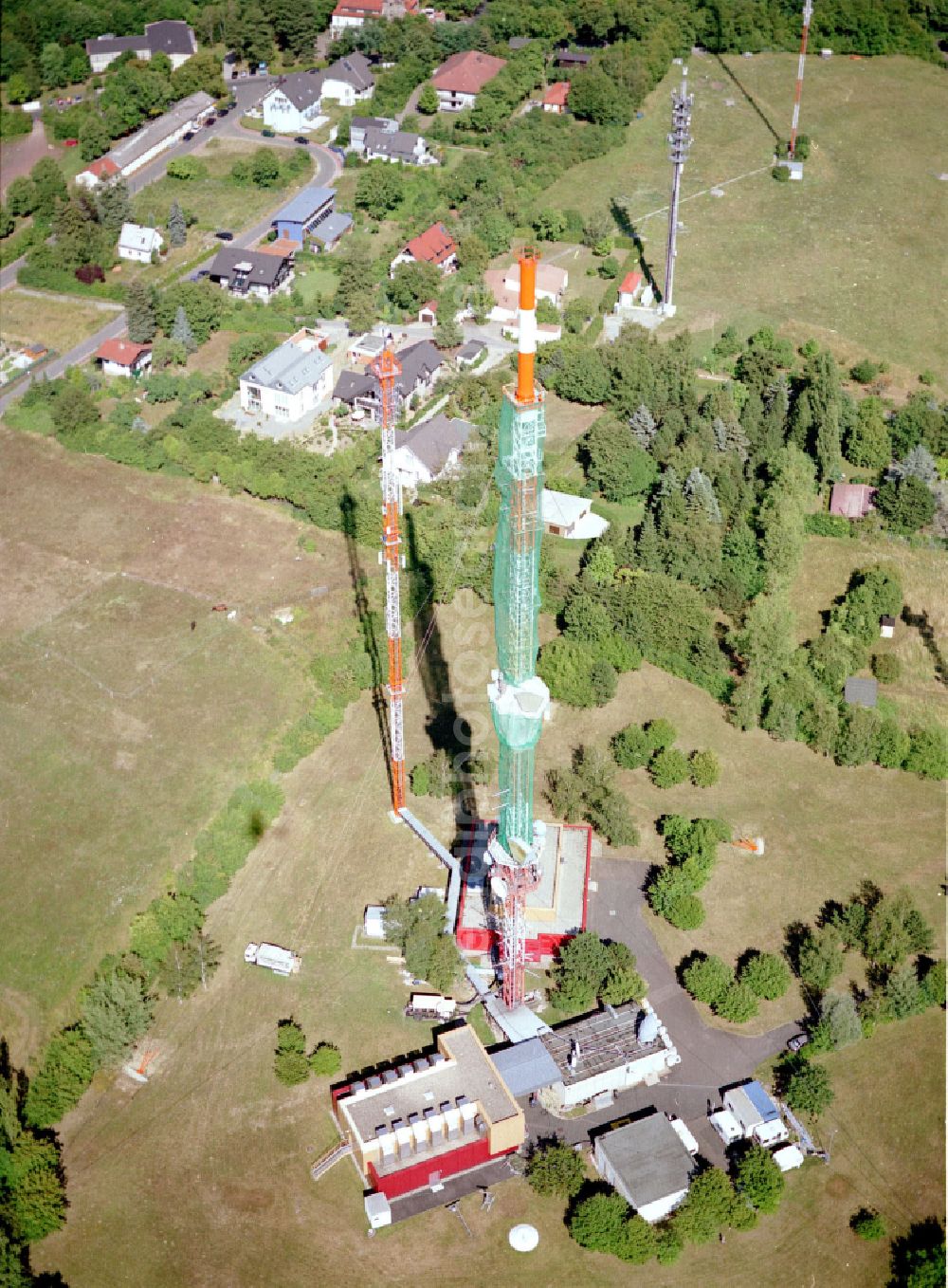 Würzburg from above - Steel mast funkturm and transmission system as basic network transmitter Sendeturm Wuerzburg-Frankenwarte on street Spechtweg in the district Steinbachtal in Wuerzburg in the state Bavaria, Germany