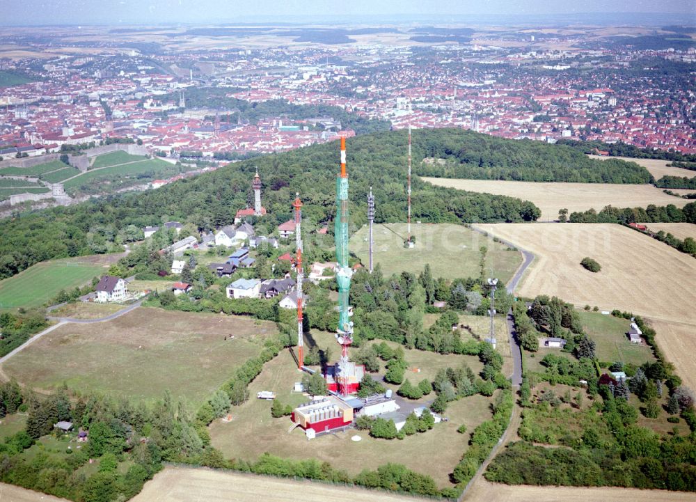Würzburg from the bird's eye view: Steel mast funkturm and transmission system as basic network transmitter Sendeturm Wuerzburg-Frankenwarte on street Spechtweg in the district Steinbachtal in Wuerzburg in the state Bavaria, Germany