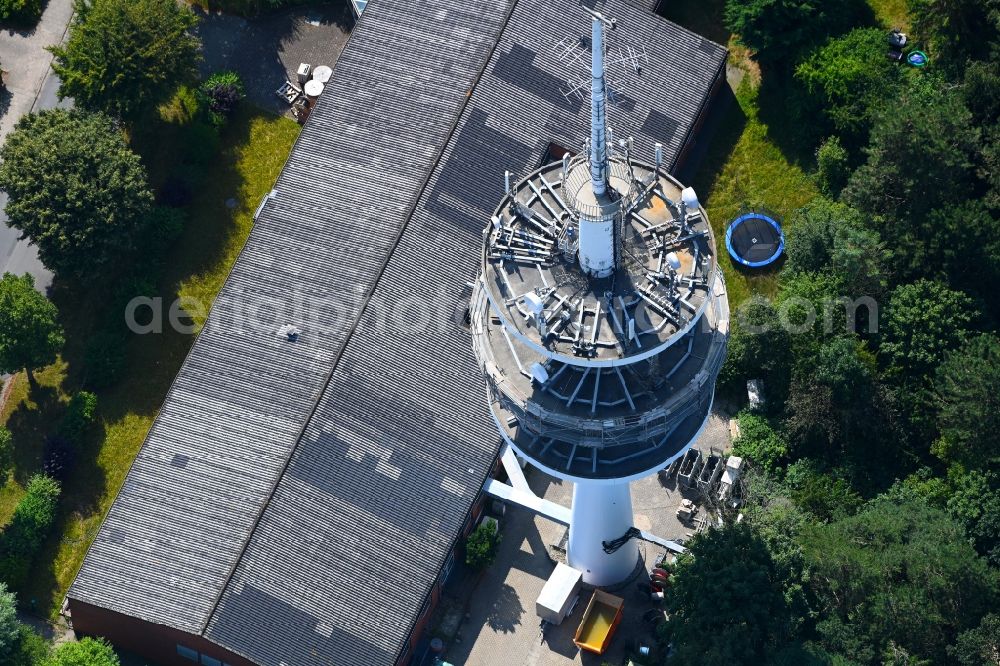 Aerial photograph Wyk auf Föhr - Steel mast funkturm and transmission system as basic network transmitter in Wyk auf Foehr in the state Schleswig-Holstein, Germany