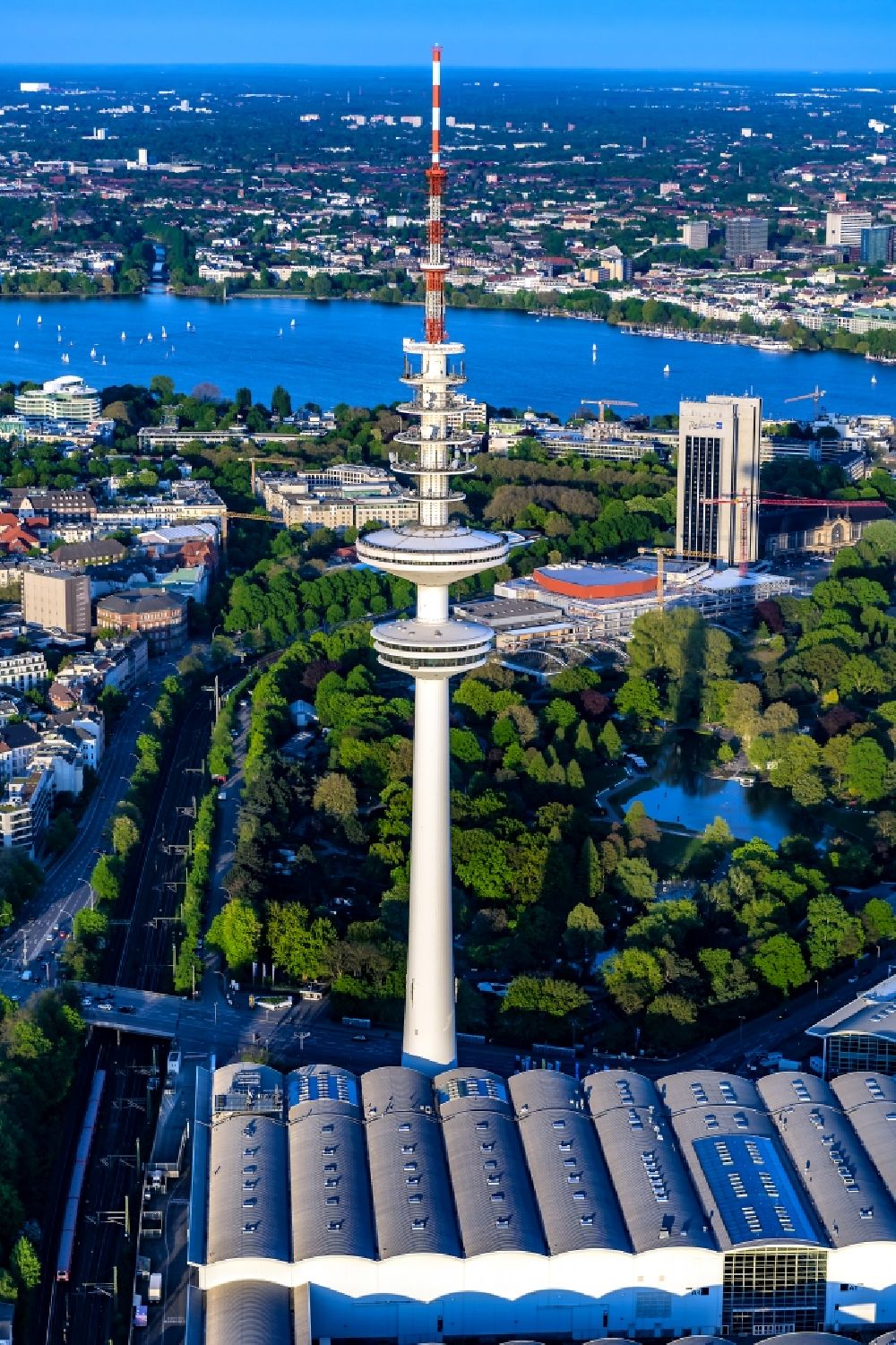 Aerial image Hamburg - TV tower Heinrich-Hertz-Turm in Hamburg