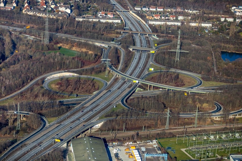 Dortmund from the bird's eye view: Routing and traffic lanes during the exit federal highway B236 in the district Alt-Scharnhorst in Dortmund in the state North Rhine-Westphalia, Germany
