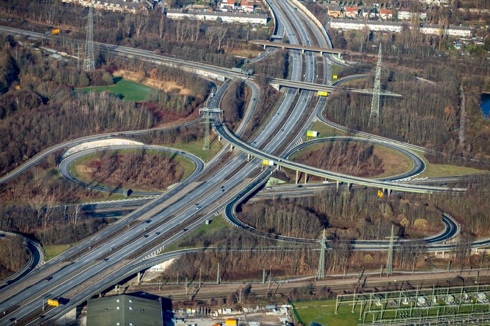 Dortmund from above - Routing and traffic lanes during the exit federal highway B236 in the district Alt-Scharnhorst in Dortmund in the state North Rhine-Westphalia, Germany