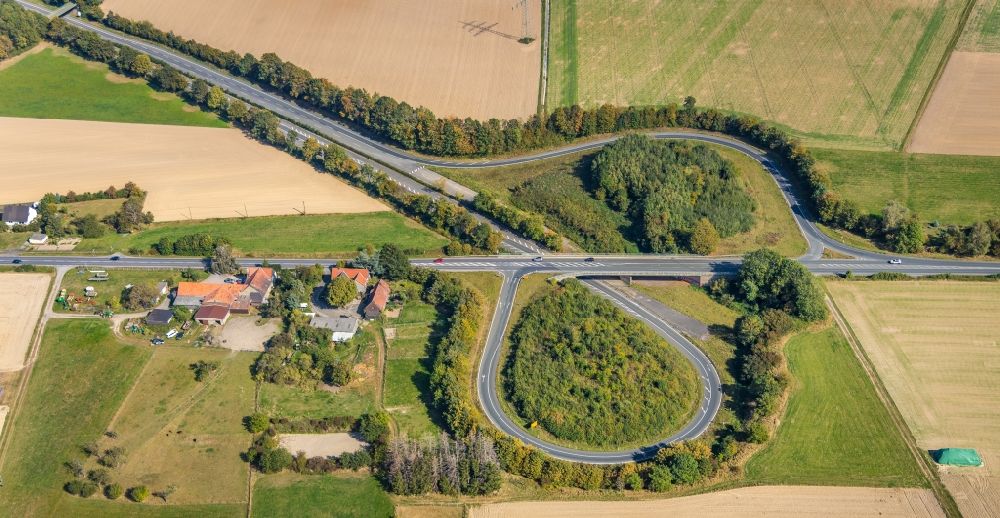 Unna from the bird's eye view: Routing and traffic lanes during the exit federal highway B233 to the Isenloher Strasse in Unna in the state North Rhine-Westphalia, Germany