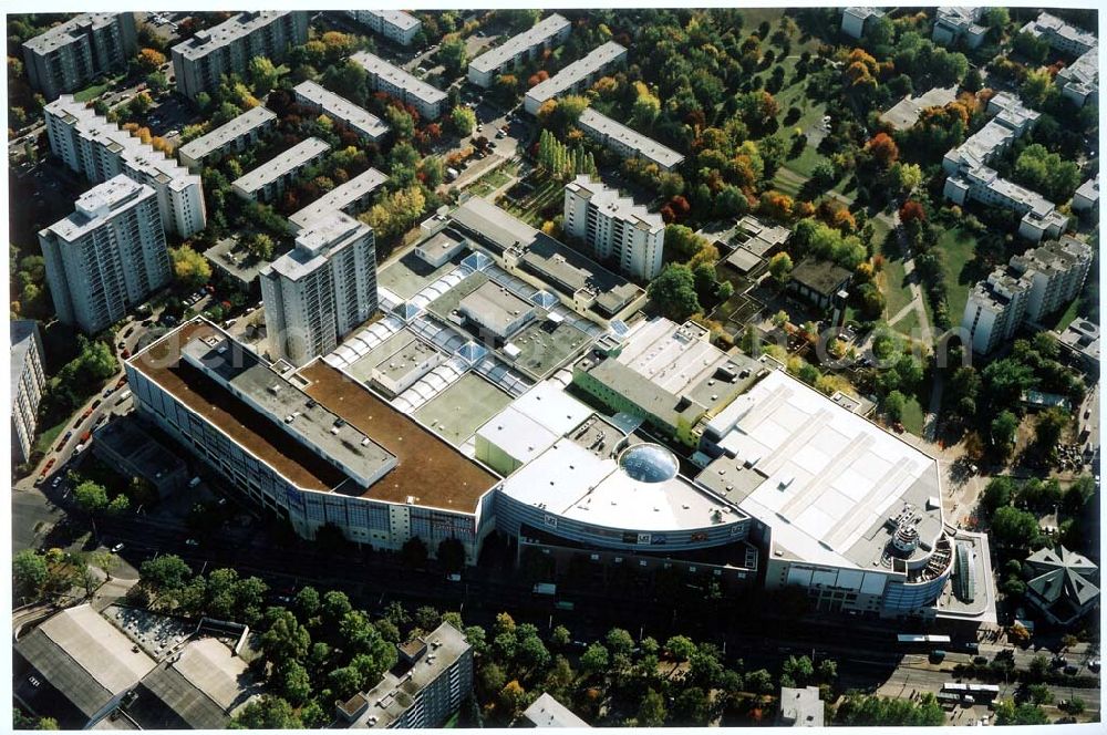 Aerial photograph Berlin - Neuköln - Fertig erweiterte Gropiuspassagen in der Gropiusstadt in Berlin - Neuköln.