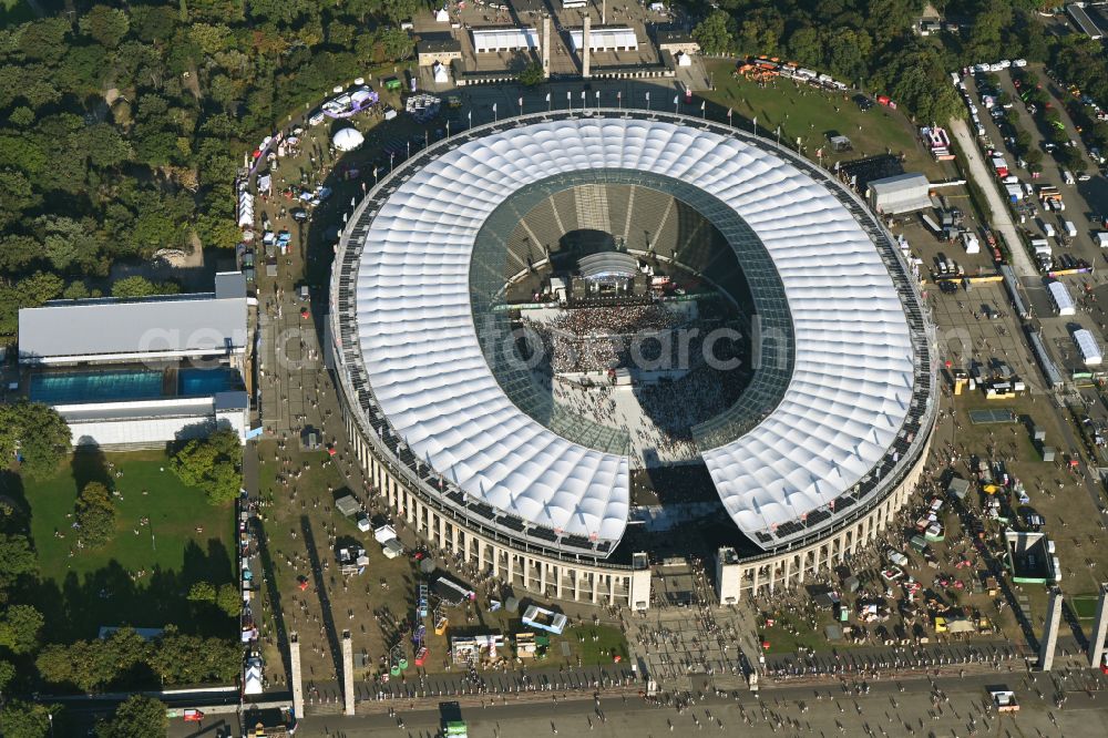 Berlin from the bird's eye view: Festival Lollapalooza sports venue area of the arena of the Olympic Stadium in Berlin