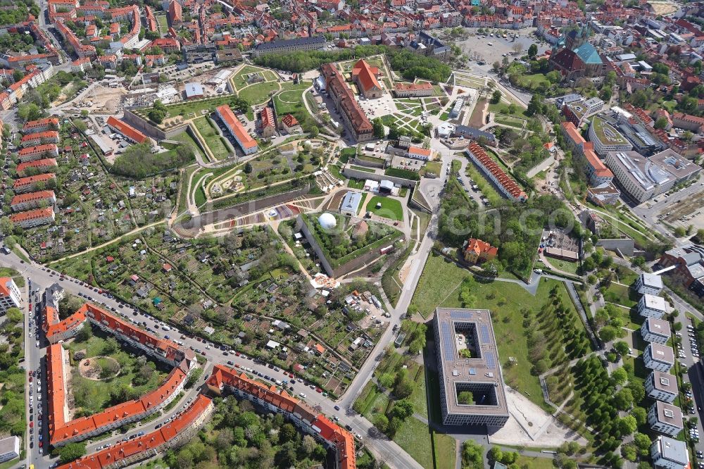 Erfurt from the bird's eye view: Fragments of the fortress Zitadelle Petersberg in Erfurt in the state Thuringia, Germany