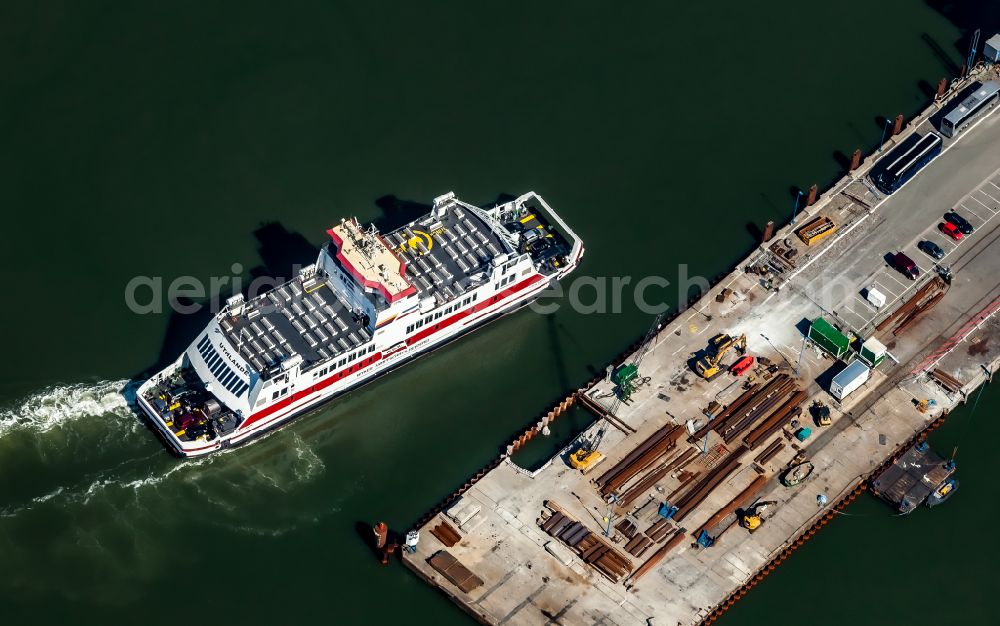 Aerial photograph Dagebüll - Ferry port facilities on the seashore Dagebuell Mole in Dagebuell North Friesland in the state Schleswig-Holstein, Germany