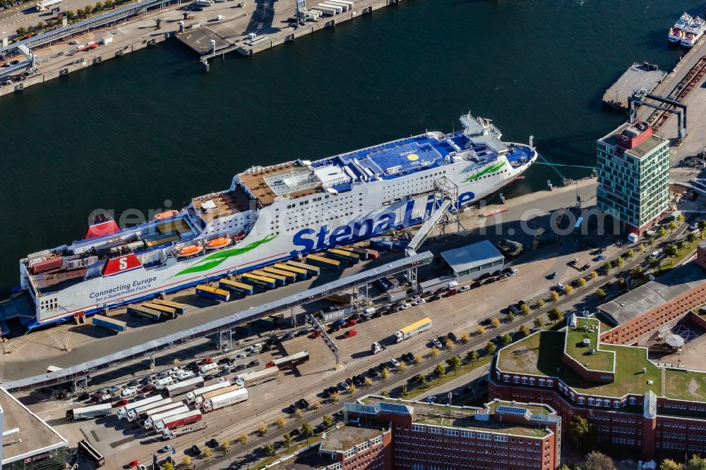 Aerial photograph Kiel - Ferry port facilities on the seashore on Schwedenkai in Kiel in the state Schleswig-Holstein, Germany