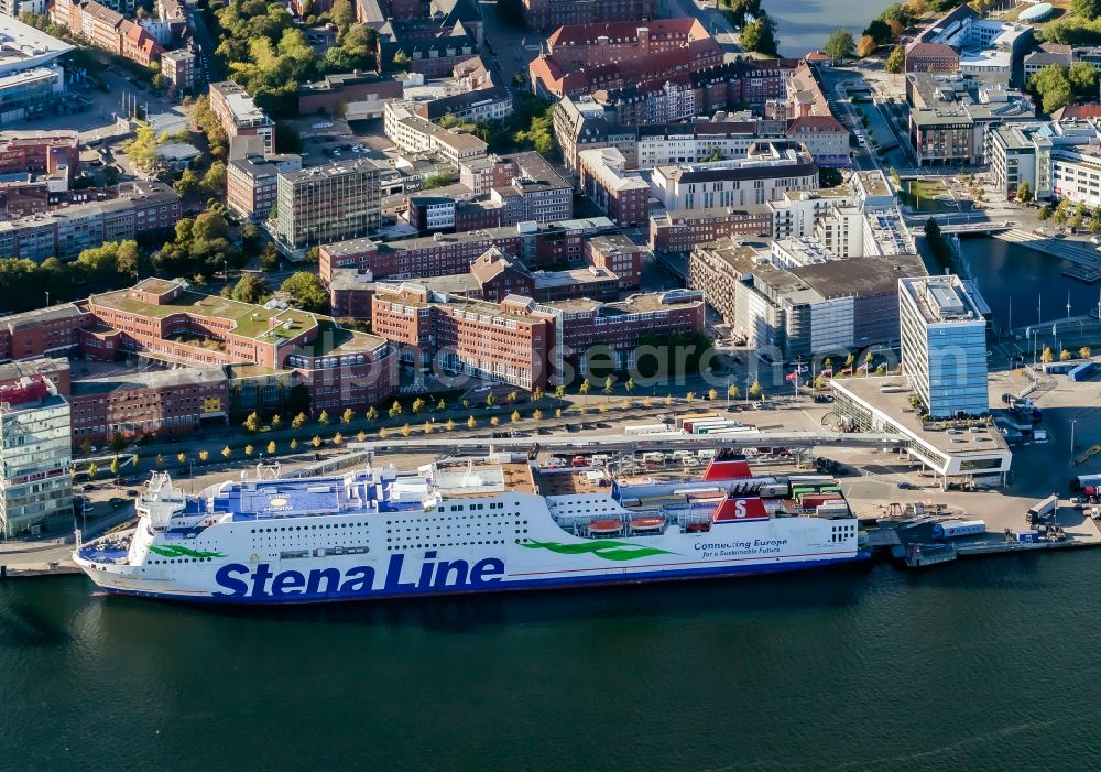 Aerial image Kiel - Ferry port facilities on the seashore on Schwedenkai in Kiel in the state Schleswig-Holstein, Germany