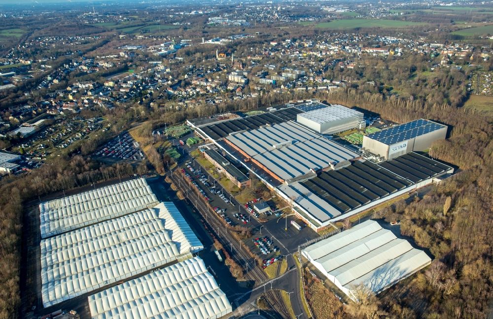 Aerial photograph Bochum - Company area of the Adam Opel AG works Bochum III with halls, company buildings and production plants in the district of Langendreer of Bochum in the federal state North Rhine-Westphalia