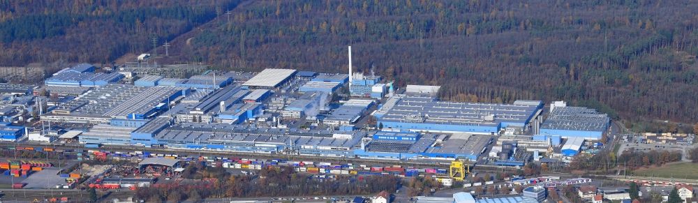Aerial photograph Singen (Hohentwiel) - Company grounds and facilities of aluminum manufacturer Constellium in Singen (Hohentwiel) in the state Baden-Wuerttemberg, Germany. Supplier for the automotive and aerospace markets