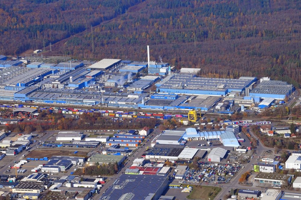 Singen (Hohentwiel) from the bird's eye view: Company grounds and facilities of aluminum manufacturer Constellium in Singen (Hohentwiel) in the state Baden-Wuerttemberg, Germany. Supplier for the automotive and aerospace markets