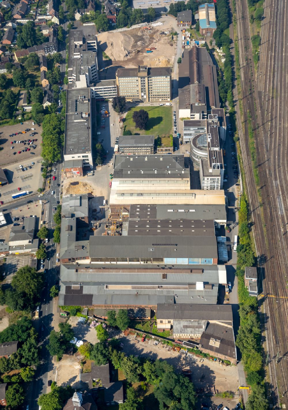 Aerial photograph Oberhausen - Premises of BABCOCK manufacturing center GmbH with warehouses, corporate buildings and production facilities in Oberhausen in North Rhine-Westphalia