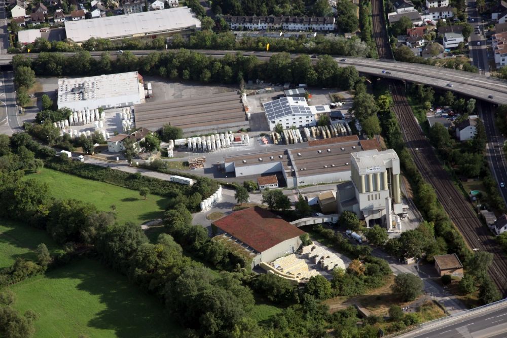 Mainz from the bird's eye view: Company grounds and facilities of of the building material manufacturer Saint- Gobain Weber in Mainz in the state Rhineland-Palatinate, Germany