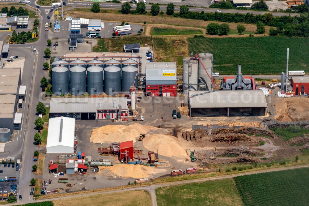 Ettenheim from the bird's eye view: Company grounds and facilities of of LRS Holzenergie HEW GmbH & Co. Kg Produktion non Holz Pellets in Ettenheim in the state Baden-Wuerttemberg, Germany