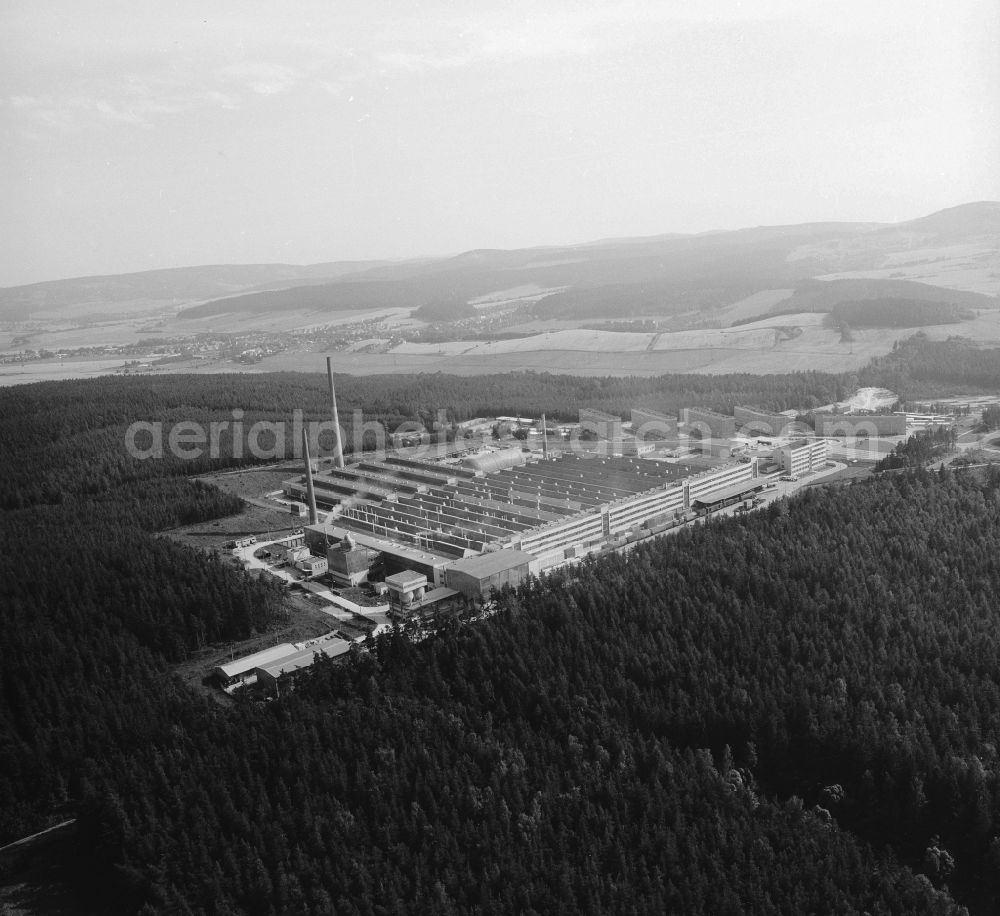 Ilmenau from the bird's eye view: Company area of the former work VEB for technical glass of Ilmenau with halls, company buildings and production plants on the area of the former German democratic republic (GDR) in Ilmenau in the federal state Thuringia