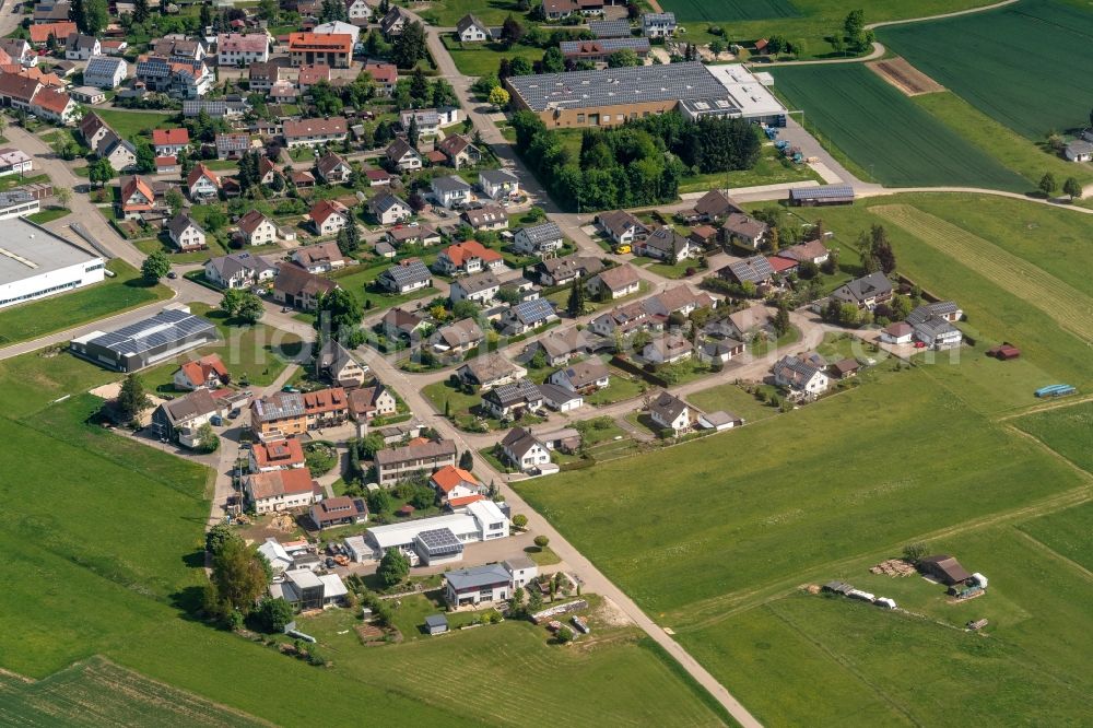 Aerial image Mahlstetten - Company grounds and facilities of Forschner PTM GmbH(oben rechts) and Wohngebiete in Mahlstetten in the state Baden-Wuerttemberg, Germany