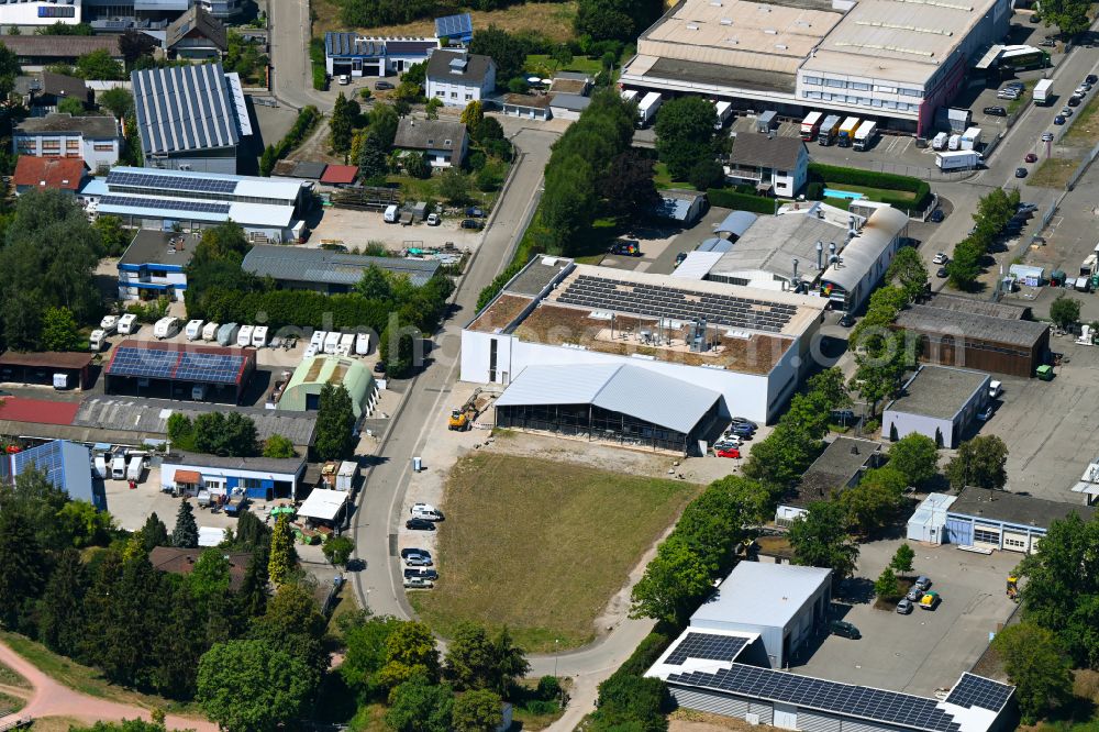 Aerial photograph Riegel am Kaiserstuhl - Company grounds and facilities of Geier Lacktechnik GmbH & Co.KG - Industrielackierung and Autolackiererei on street Im Oberwald in Riegel am Kaiserstuhl in the state Baden-Wuerttemberg, Germany