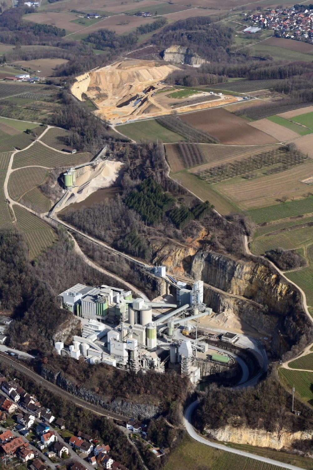 Aerial photograph Efringen-Kirchen - Company grounds and facilities of Lhoist-Group with the limestone factory in the district Istein in Efringen-Kirchen in the state Baden-Wurttemberg, Germany