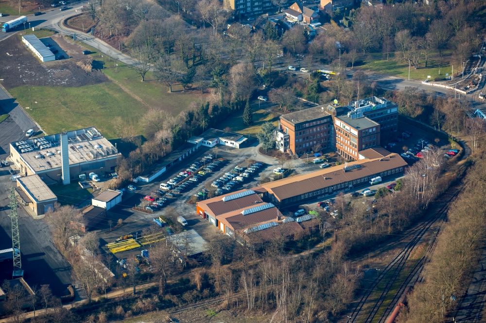 Mülheim an der Ruhr from above - Company grounds and facilities of medl GmbH and of sem GmbH on Burgstrasse in Muelheim on the Ruhr in the state North Rhine-Westphalia, Germany