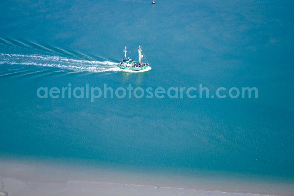 Aerial photograph Neuharlingersiel - Fishing boat with nets and fishing gearof North Sea in Neuharlingersiel in the state Lower Saxony, Germany