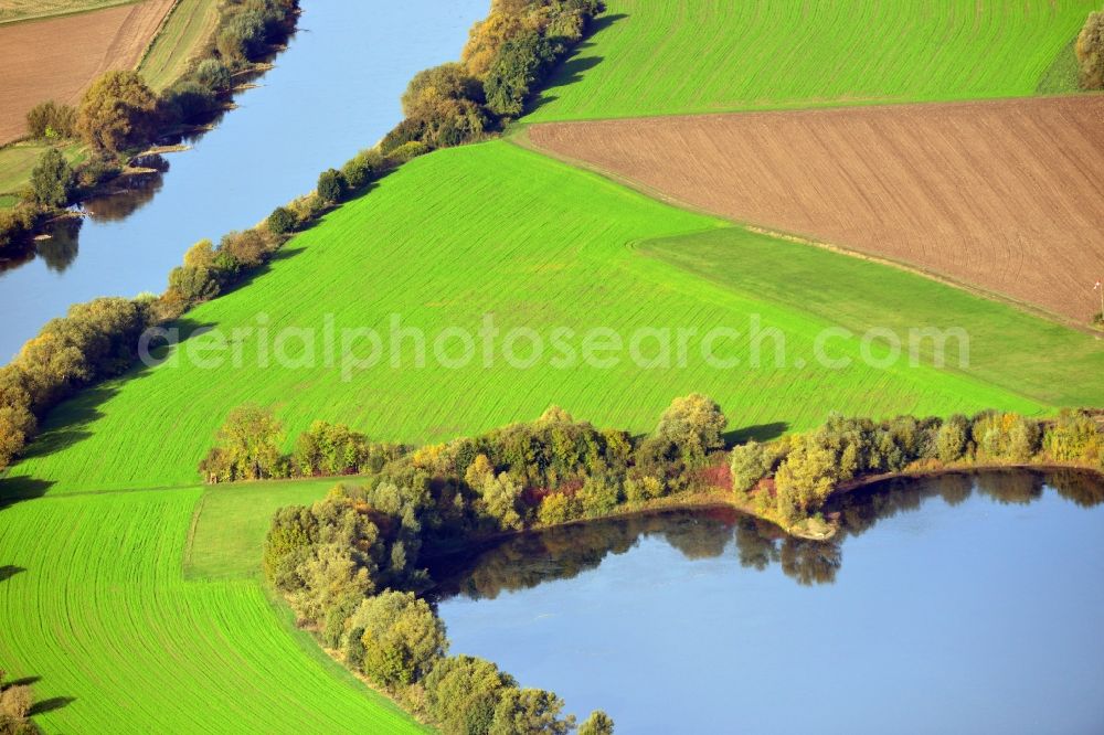 Aerial photograph Porta Westfalica - View of a fishpond at the Weser in Porta Westfalica in the state North Rhine-Westfalia