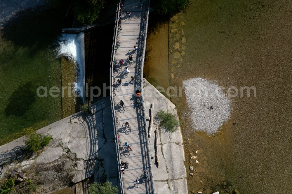 Aerial photograph München - Flauchersteg over the Flaucher Islands of the Isar in the district Untergiesing-Harlaching in Munich in the state Bavaria, Germany