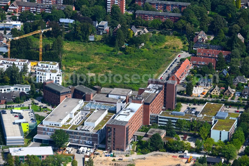 Aerial image Hamburg - Areas - demolition and unsealing work next to the Albertinen Krankenhaus between Wogenmannsburg, Hogenfelderstrasse and Suentelstrasse in the district Schnelsen in Hamburg, Germany