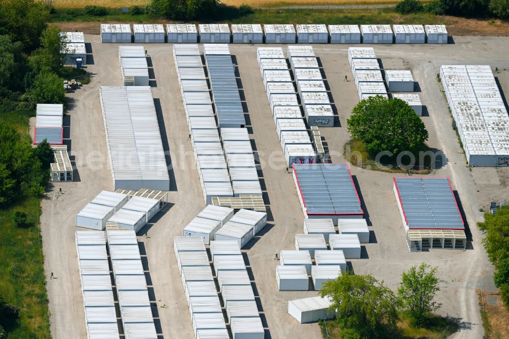 Aerial photograph Berlin - Container settlement as temporary shelter and reception center for refugees on street Blankenburger Pflasterweg in the district Blankenburg in Berlin, Germany