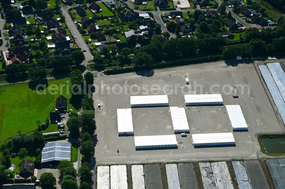 Aerial image Edewecht - Container settlement as temporary shelter and reception center for refugees on street Logenring - Auf der Loge in Edewecht in the state Lower Saxony, Germany