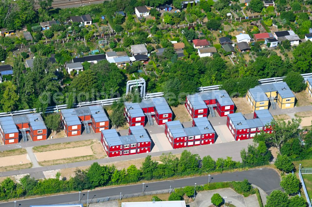 Aerial photograph Leipzig - Container settlement as temporary shelter and reception center for refugees on Landsteiner Strasse in the district Zentrum-Suedost in Leipzig in the state Saxony, Germany