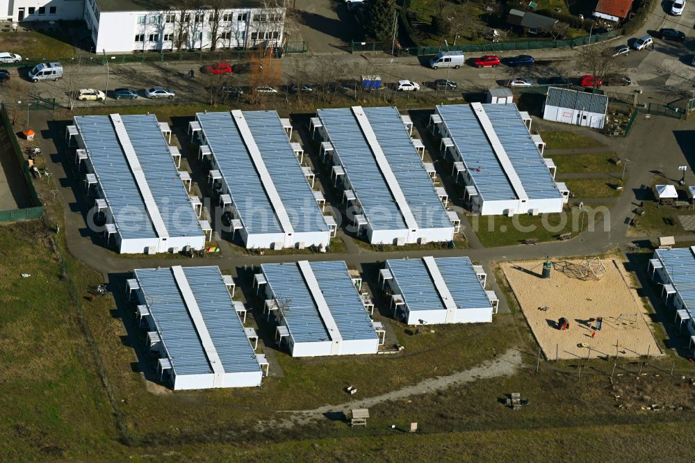 Berlin from above - Container settlement as temporary shelter and reception center for refugees milaa Gemeinschaftsunterkunft on Oberhafen in the district Spandau in Berlin, Germany