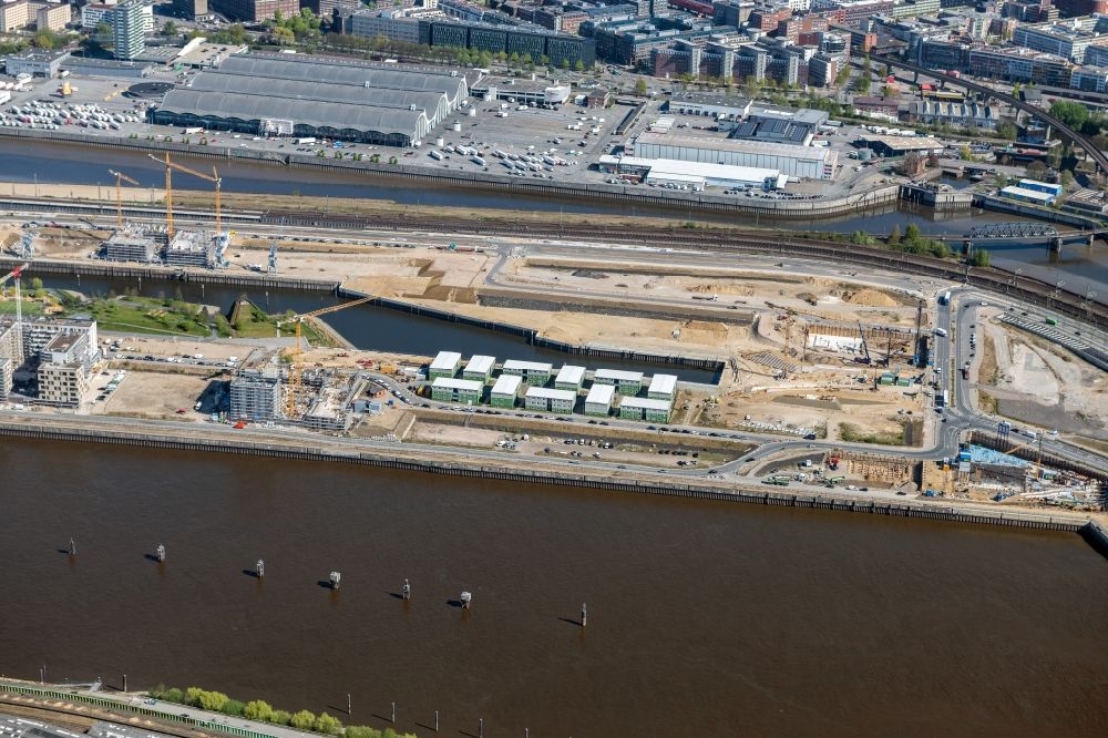 Hamburg from above - Container settlement as temporary shelter and reception center for refugees Versmannstrasse in the district Baakenhafen in Hamburg, Germany